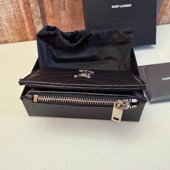 Saint Laurent Black Quilted Card Holder - Picture 5 of 16